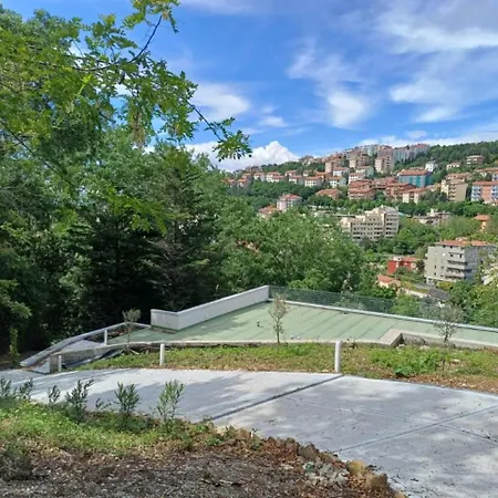 Montebello 아파트